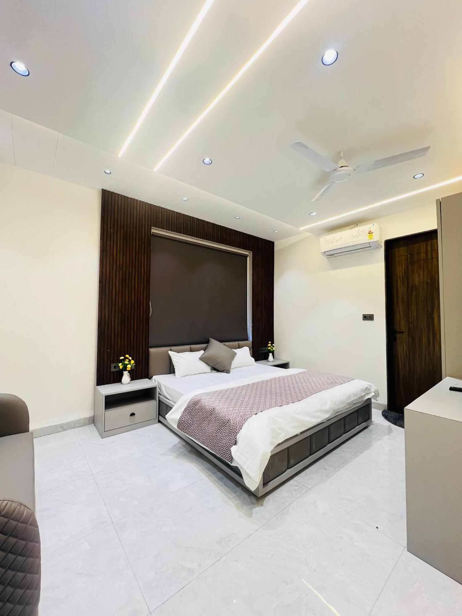 Hotel Sleep Inn Indore Esterno foto